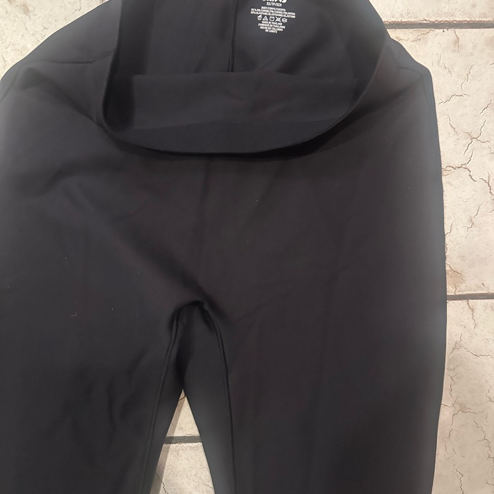 SKIMS BODY LEGGINGS SIZE XS, BRAND NEW - Picture 3 of 4